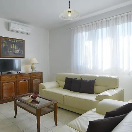 Neue Mit Parkplatz, Klima In Einer Ruhigen Lage Von Lejlighed *