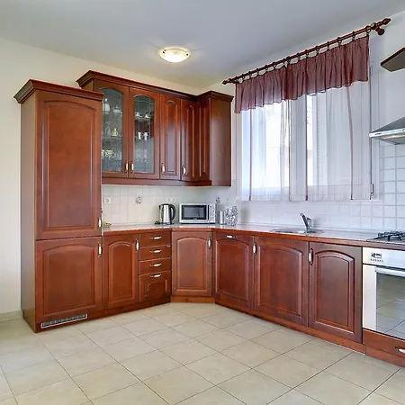 Apartament Neue Mit Parkplatz, Klima In Einer Ruhigen Lage Von