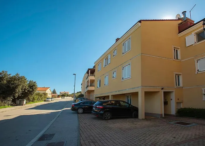 Neue Mit Parkplatz, Klima In Einer Ruhigen Lage Von Διαμέρισμα